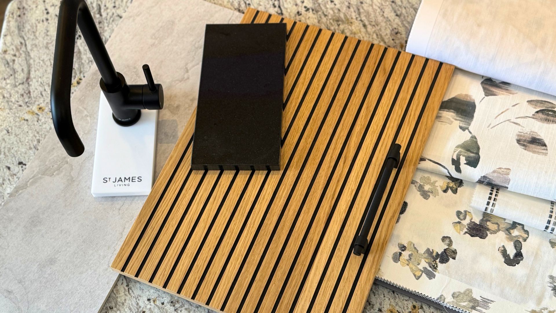 the-beauty-of-oak-contemporary-kitchens-devon